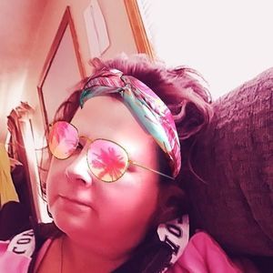 Meet your Posher, Shawna